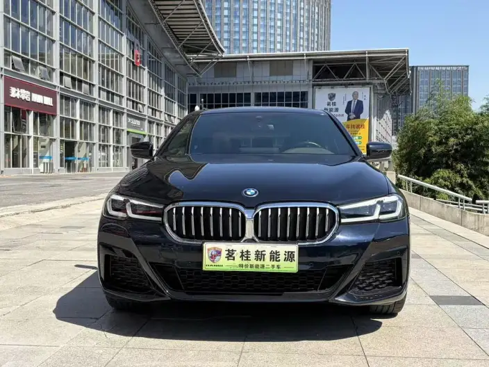 BMW 5 Series PHEV 2022 Model Facelift II 535Le M Sports Set – фото 2