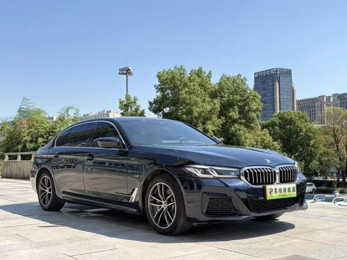 BMW 5 Series PHEV 2022 Model Facelift II 535Le M Sports Set – фото 3