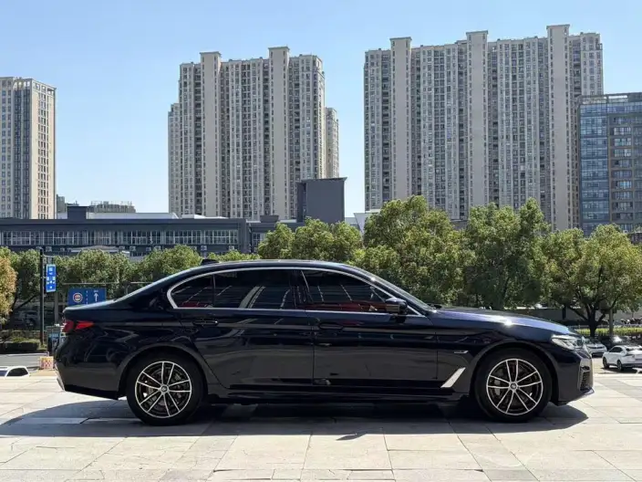 BMW 5 Series PHEV 2022 Model Facelift II 535Le M Sports Set – фото 7