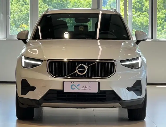 Volvo XC40 2024 Model B3 Smart Range Deluxe Edition