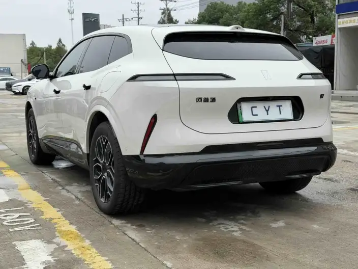 Avatr 07 2026 Model Ultra 4WD EV Edition – фото 4