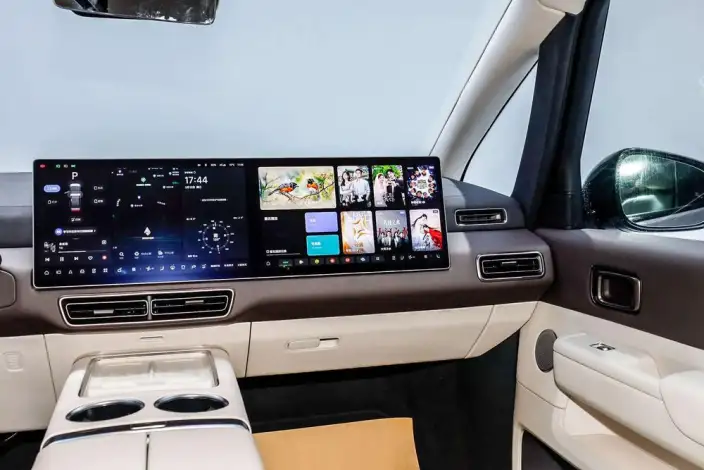 Li Auto MEGA 2024 Model Ultra Edition – фото 6