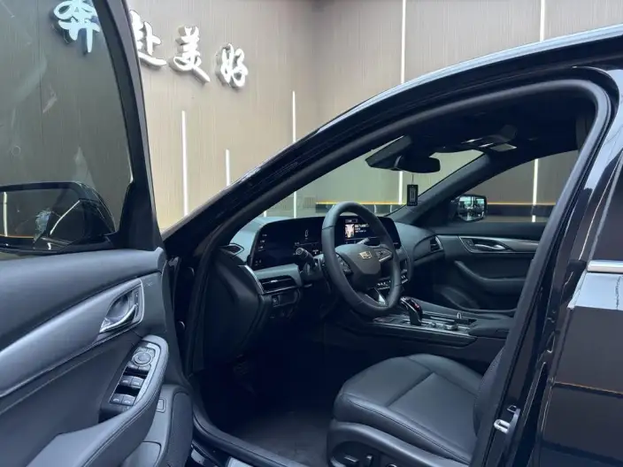 Cadillac CT5 2025 Model 28T Lincoln Town Sports Edition – фото 8