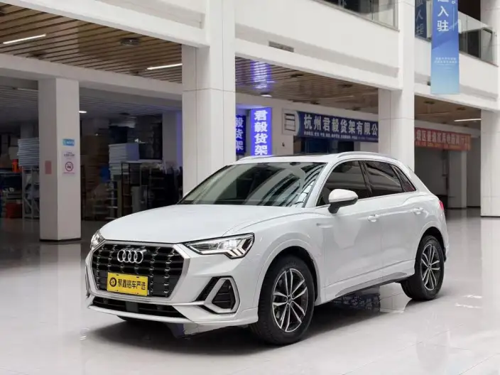 AUDI Q3 2022 Model 35 TFSI Fashion Dynamic Model