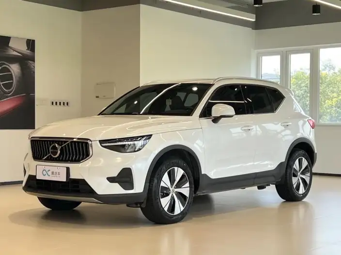 Volvo XC40 2024 Model B3 Smart Range Deluxe Edition