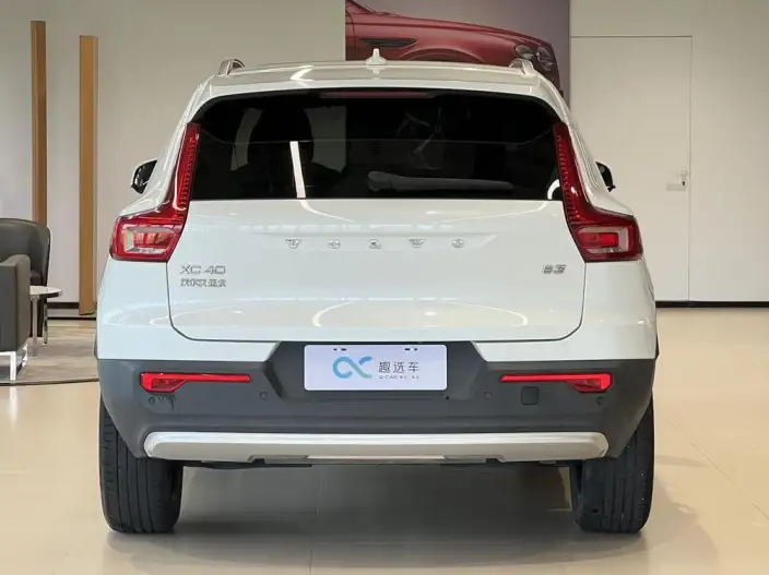 Volvo XC40 2024 Model B3 Smart Range Deluxe Edition – фото 5