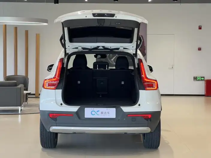 Volvo XC40 2024 Model B3 Smart Range Deluxe Edition – фото 6
