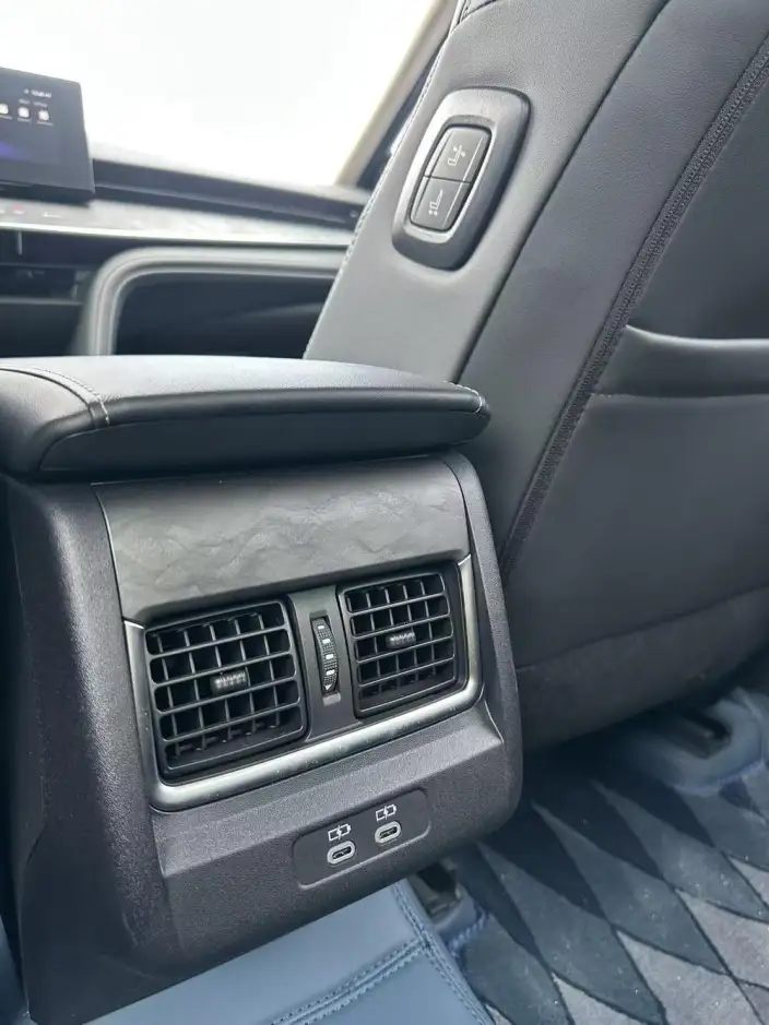 Toyota Camry 2026 Model 2.0GVP Deluxe Edition – фото 8