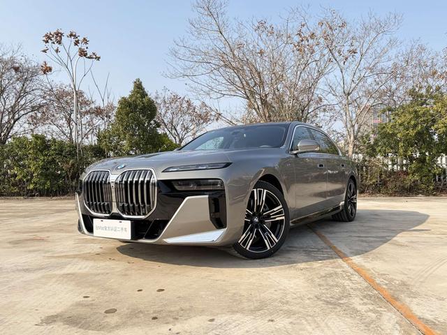 BMW 7 Series 2023 Modi f ied 740Li Premium M Sport Package – фото 1