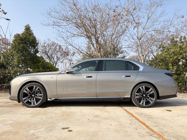 BMW 7 Series 2023 Modi f ied 740Li Premium M Sport Package – фото 3