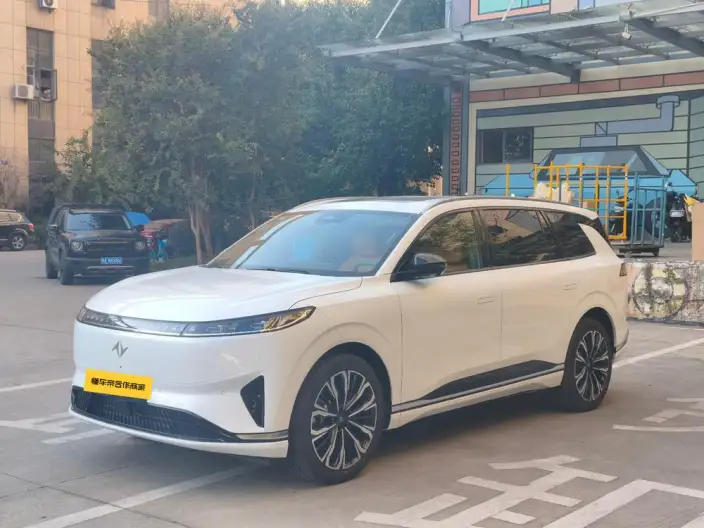 eπ 008 2026 Model EV Family Edition 6 seat