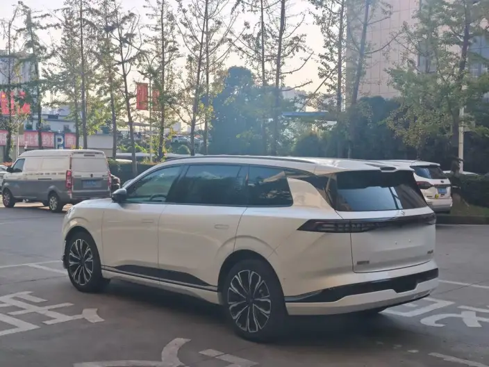 eπ 008 2026 Model EV Family Edition 6 seat