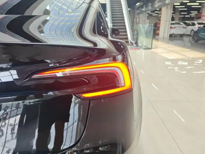 Model 3 2025 Model Facelift Rear-wheel drive version – фото 7