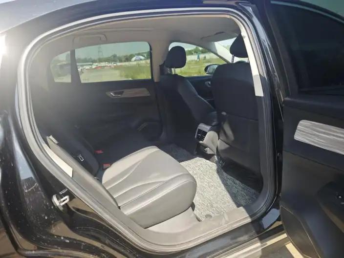 Hongqi E-QM5 2024 Model 610KM PLUS Edition 100kW – фото 6