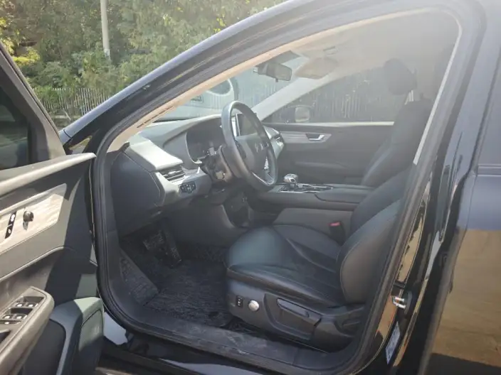 Hongqi E-QM5 2024 Model 610KM PLUS Edition 100kW – фото 9