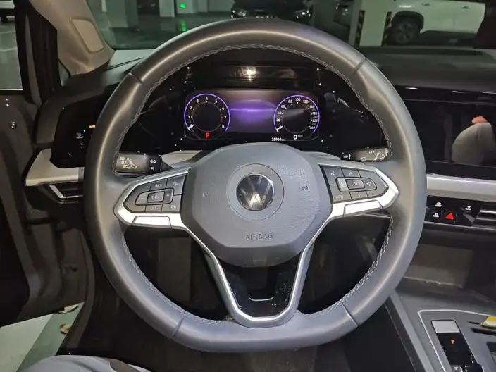 Volkswagen Golf 2021 Model 280TSI DSG Pro – фото 7