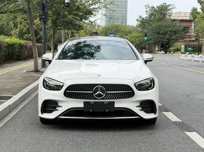 Mercedes-Benz E-Class Imported 2023 Model E 260 Coupe – фото 2