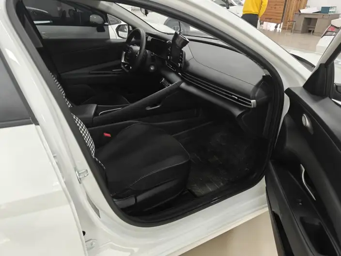 Hyundai Ioniq 2023 Model 1.5L CVT GLS Leading version – фото 5