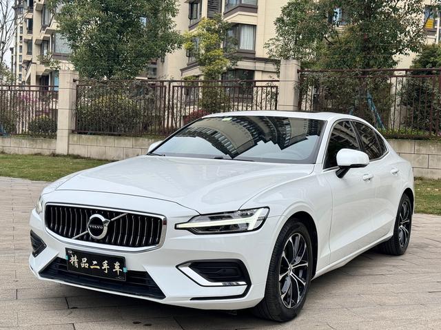 Volvo S60 2021 T4 Smart Enjoy Luxury – фото 1