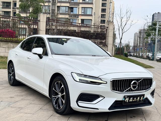 Volvo S60 2021 T4 Smart Enjoy Luxury – фото 3