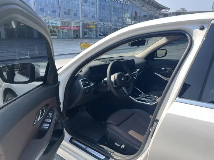 BMW 3 Series 2023 Model 320Li M Sports Set – фото 9