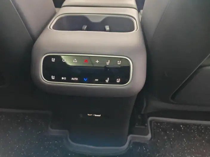 Leapmotor C16 2024 Model EV Edition 580 Exclusive Edition – фото 10