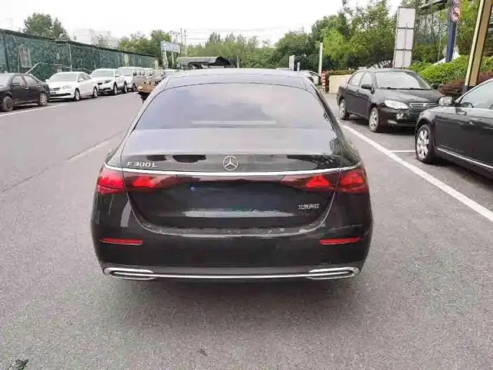 Mercedes-Benz E-Class 2025 Model E 300 L Luxury Model sedan – фото 3