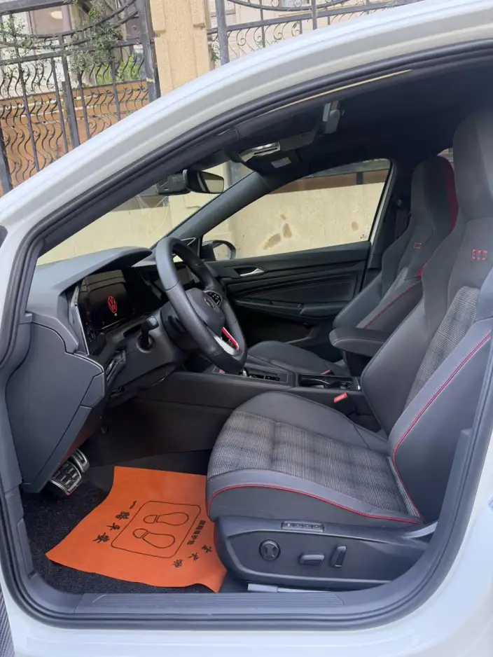 Volkswagen Golf GTI 2021 Model 380TSI DSG GTI – фото 10