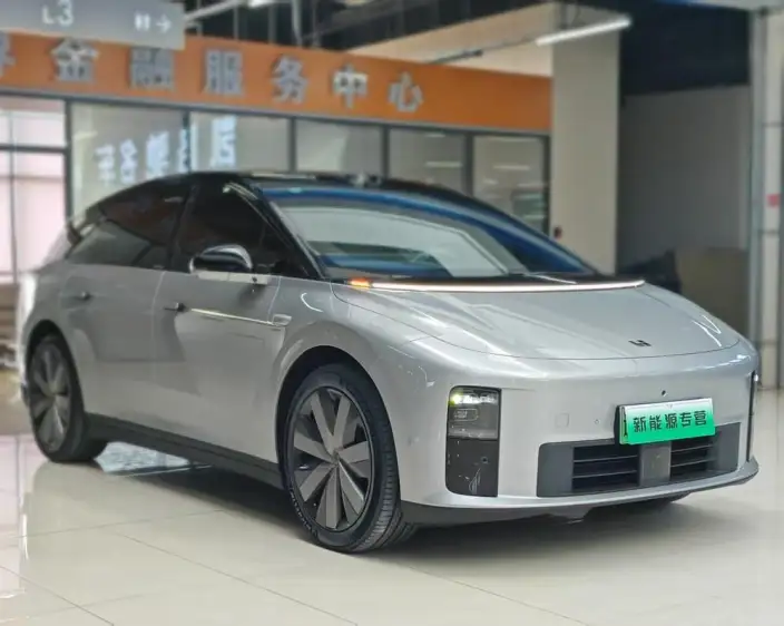 Li Auto i6 2025 Model 4WD Standard Edition – фото 3