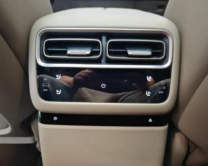 Li Auto i6 2025 Model 4WD Standard Edition – фото 9