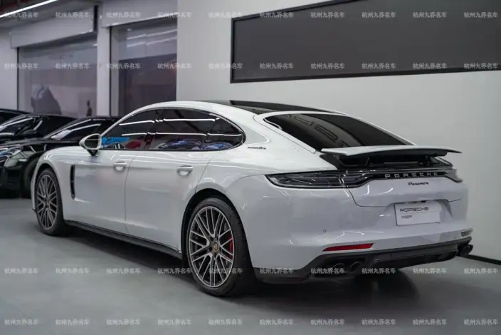 Panamera 2023 Model Panamera Executive Extended Platinum Edition 2.9T – фото 5