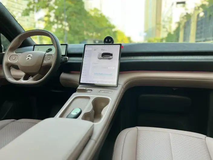 NIO EC6 2024 Model 75kWh – фото 9