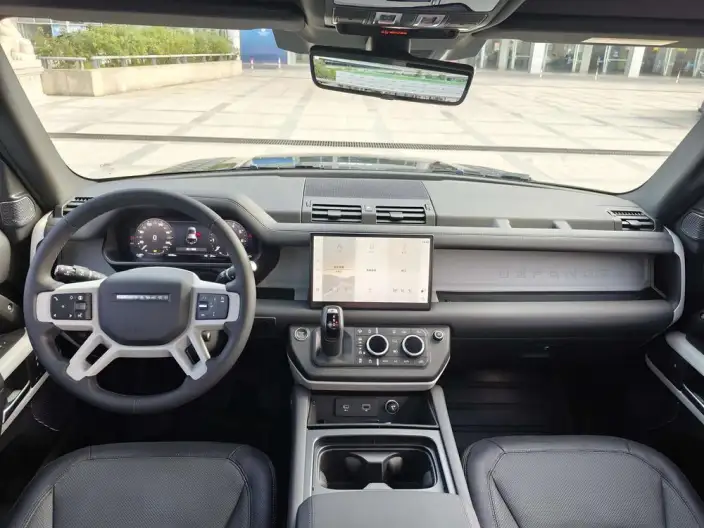 Land Rover Defender 2024 Model 110 3.0T P400 X-Dynamic HSE – фото 8