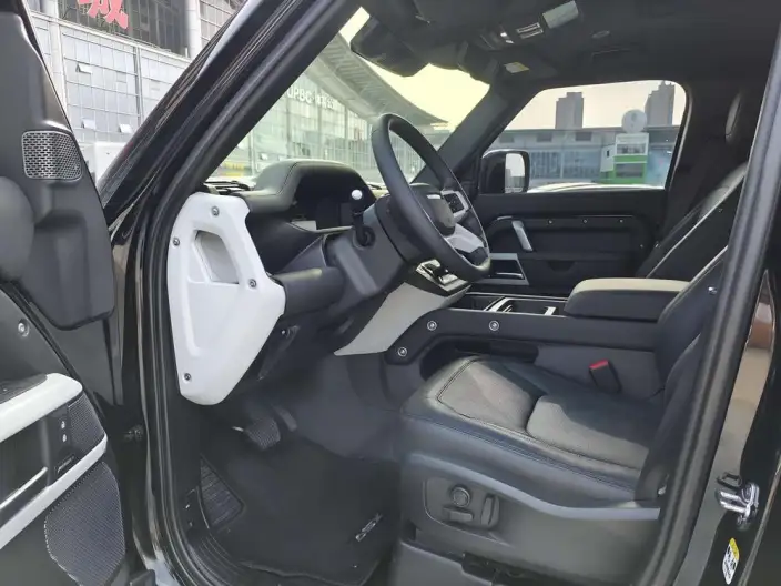 Land Rover Defender 2024 Model 110 3.0T P400 X-Dynamic HSE – фото 9