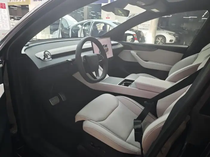 Model Y L 2026 Model Standard Edition – фото 8