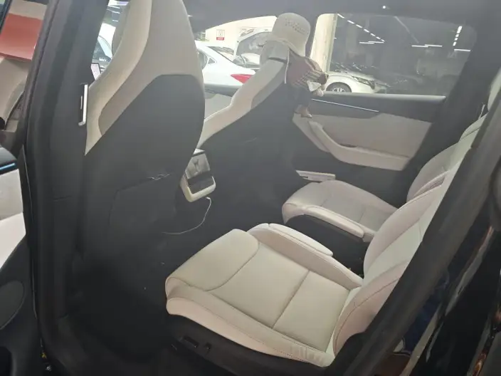 Model Y L 2026 Model Standard Edition – фото 9