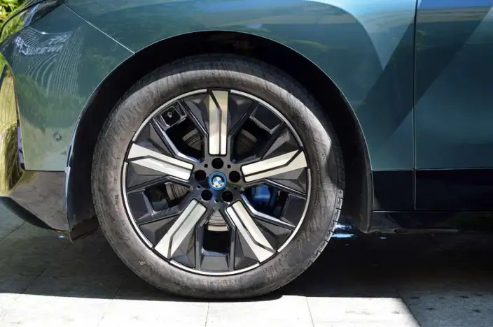 BMW iX 2022 Model xDrive40 – фото 6