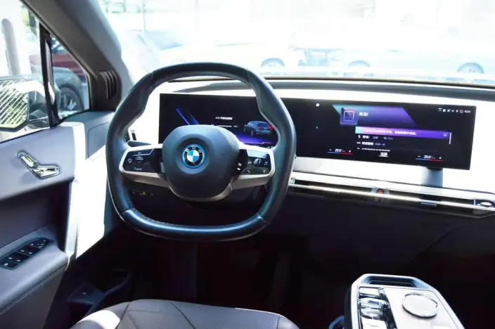 BMW iX 2022 Model xDrive40 – фото 9