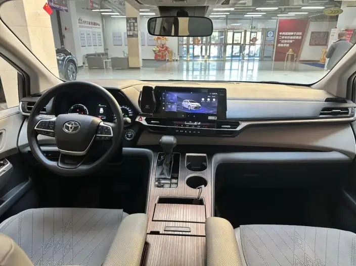 Granvia 2024 Model Intelligent Hybrid 2.5L 2WD Comfort Edition – фото 7