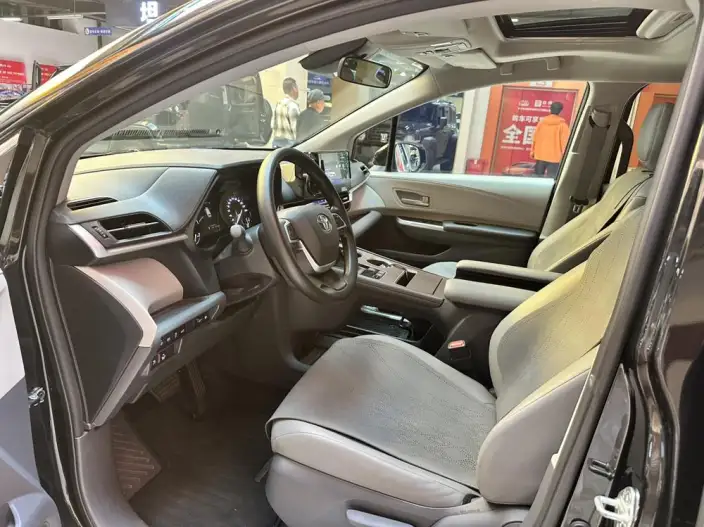 Granvia 2024 Model Intelligent Hybrid 2.5L 2WD Comfort Edition – фото 9