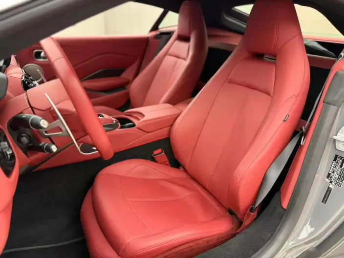 Vantage 2022 Model 4.0T V8 Coupe – фото 10