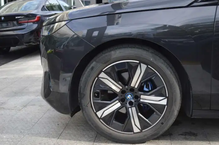 BMW iX 2022 Model xDrive40 – фото 6