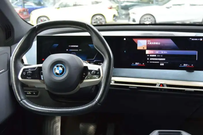 BMW iX 2022 Model xDrive40 – фото 10