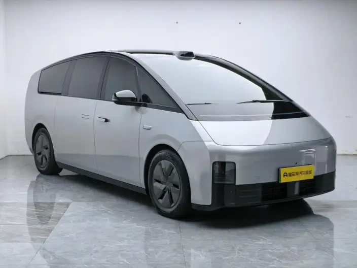 Li Auto MEGA 2024 Model Ultra Edition – фото 3