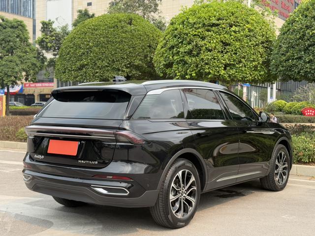 Nautilus Раздел 2023 2.0T 4WD Exclusive Edition – фото 6