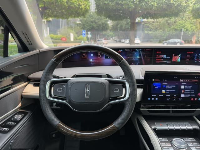 Nautilus Раздел 2023 2.0T 4WD Exclusive Edition – фото 18