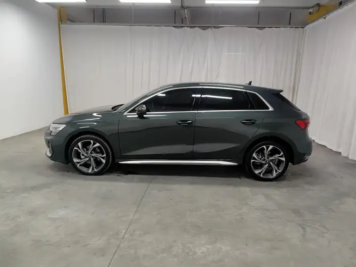 Audi A3 2025 Model Sportback 35 TFSI Continental Flying Spur Exclusive Model