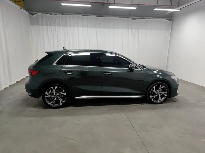 Audi A3 2025 Model Sportback 35 TFSI Continental Flying Spur Exclusive Model – фото 8