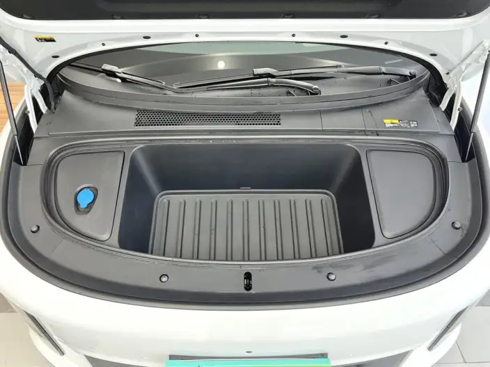 Li Auto i6 2025 Model 2WD Standard Edition – фото 7