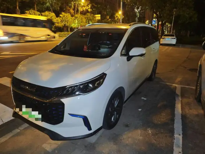 Maxus EUNIQ 5 PLUG IN 2020 Model 1.3T Deluxe Edition – фото 1